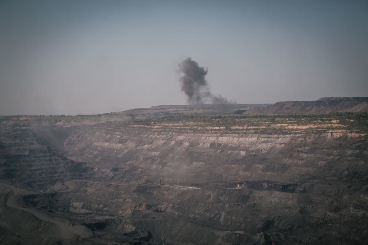 Tir de mine dans une exploitation à ciel ouvert