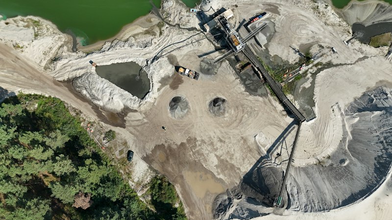Carrière de granulats vue du ciel